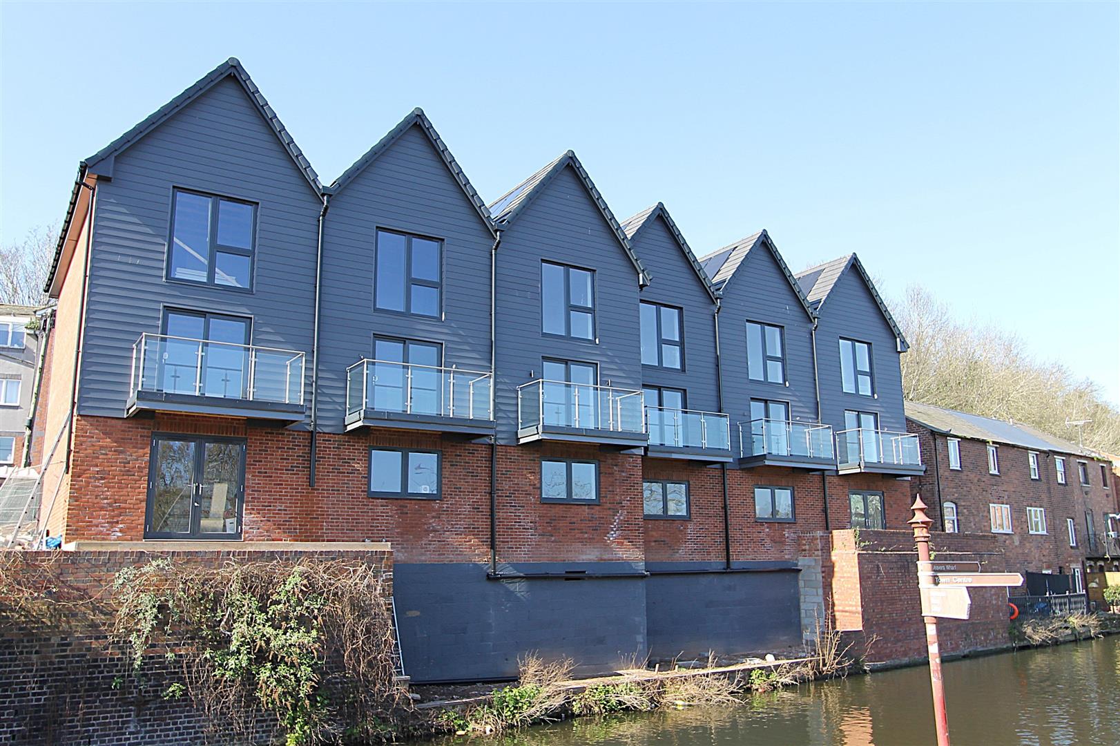 2 bed property in Park Lane, Kidderminster